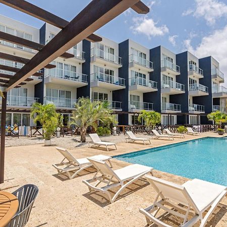 Large Luxury Apartment On Palm Beach Exterior photo